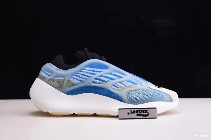 G54850 700 YEEZY IN GLOW DARK ADIDAS V3 THE 0704